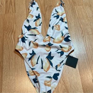 NWT Boutique Dix Perfect‎ lemon one piece swimsuit medium